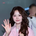 홍은채 <b>출국</b> 기사사진인데 살쪘음?