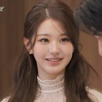 장원영 화장법 바꾼건가? <b>당황</b>스러움