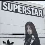 <b>제니</b> 아디다스 뉴캠페인 앞머리 존예다