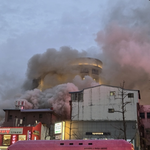 [속보] 서울 중구 도심 상가 건물 화재 소방 <b>진화</b> 중 일대 혼란