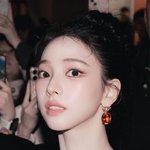 중단발+올림머리, <b>스타일</b>링 바뀐 것도 예쁨