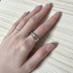 이런 <b>반지</b>끼면 없어보여?