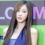 <b>이</b> 얼굴이 27살 치고 동안이야?