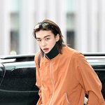 패션위크가는 공항 디올 <b>현진</b> 기사사진