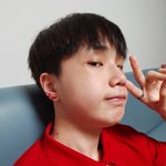 언냐<b>들</b> 띠니 귀뚫었긔