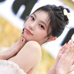 2 아이돌  <b>센터</b>