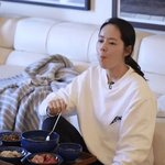 어떻게 사람(<b>장원영</b>)이 저렇게 예쁠 수 있지?