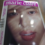 <b>잡지</b>읽는 여자