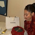 샤넬한테 <b>축하</b>받는 제니 클라쓰