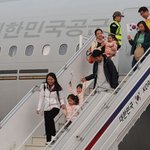 [속보] 사우디 출발 軍수송기 서울공항 <b>도착</b> 한국인 204명 탑승