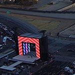 [군대] 안쪽 벽면이랑 <b>바닥</b>도 다 led네