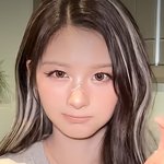 설윤 얼굴 왜 <b>이럼</b>?