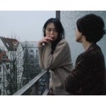 밤의 <b>해변</b>에서 혼자