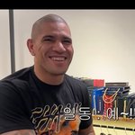 이 <b>사진</b> 딱 봤을 <b>때</b> 동일인물 같아보여?