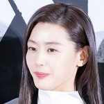 20대로 보이는 45세 <b>아들</b>둘맘 전지현