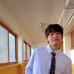 [군대] 뷔오라버니 교복<b>입고</b> 챌린지 말아오심