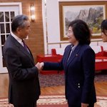 “친선 더욱 강화” 강조 북·중…왕이, 김정은 접견 여부 주목