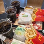 “대통령님 배달왔습니다” 팁 14만원 건넨 트럼프