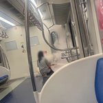 <b>열차</b> <b>안</b>에서 소화기 무단 분사 20대 여성 체포
