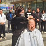 [속보]"수박은 <b>가라</b>" 인천 검단구청장 경선 삭발 사태...서원선...