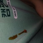 옷에 <b>얼룩</b> 흘림 :(