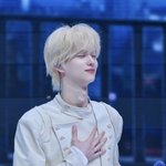 눈 작은 아이돌은 탈색하면 레전드 찍더라