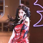 전광판도 하나의 필모로 쳐야 할 것 같은 여돌