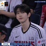 [<b>댓글</b>부탁해] 난리 난 야구장 일반인 존잘남