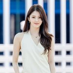 어제자 칸 영화제 <b>참석</b>차 출국하는 한소희.jpg