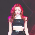 유나는 <b>데뷔</b>때가 더 예쁜듯