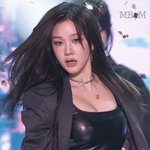섹시한 분위기로 요즘 살짝 화제 되고 있는 여자 아이돌