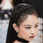 제니 역대 멧갈라 착장 좀 봐줘(2023~2026)