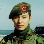 비주얼로 군복 찢은 연예인 4대장.jpg