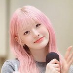스테이씨 <b>윤</b>세은 핑크 머리