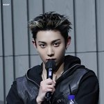 데뷔 이래 처음으로 앞머리 살짝 내린 아이돌