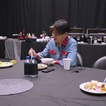 <b>정국</b>이 왜 이렇게 소식해?