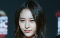 기빨릴것 같은 시크한 크리스탈의 눈빛