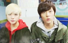 금발이고흑발이고 머리나잘라줘요