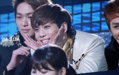 이날멀리서라도 종현이보면서