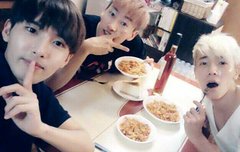 저 빛나는 개는 엘프입니다