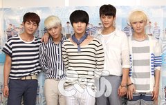 옷돌려입기개쩌네