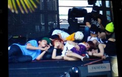 얘네들 뭐하는 거임?