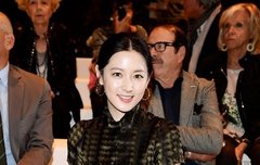 밀라노 들썩이게 만든 이영애의 뱀파이어 미모 