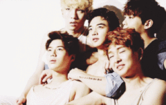 후반기에 컴백하는거..좀...ㅠ