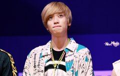 표정으로 이모티콘이 되는남자