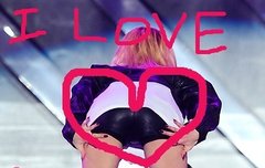 엉덩이 내민 현아랑 결혼할래!!!