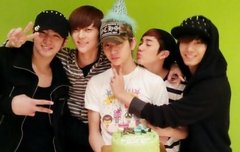 뉴이스트 렌의 생일을 축하합니다!