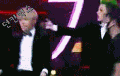 흐헐 지코 유권 뽀뽀함???????