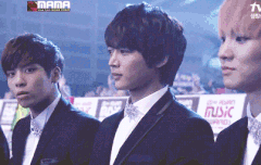 우는 거 왜이렇게 애잔