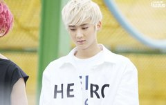 찬희는 걍 머리가 얼굴빨